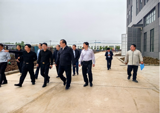 六安市委常委、市政府党组副书记、常务副市长刘洪洁到安徽兴宝羽绒科技有限公司视察、参观指导工作。